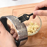 STAINLESS STEEL GARLIC MASHER